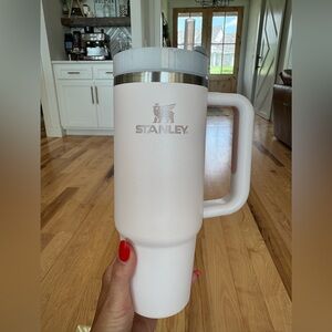 Stanley 30 ounce light, pink travel mug gently used – T4